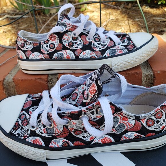 EUC CTAS Converse Sugar Skull Dia de los Muertos (Jr. 1) KICKS - Picture 6 of 6